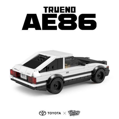 Toyota AE86 and shipping truck with display box