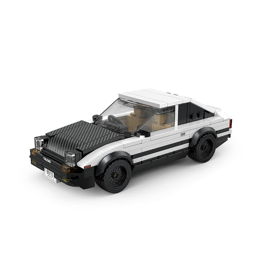 Toyota AE86 and shipping truck with display box